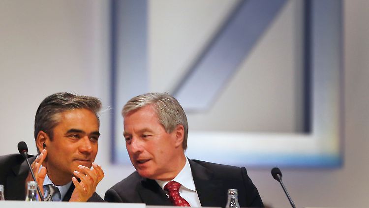 "Zwischen Anshu und mir besteht das, ebenso im Vorstand und zum Aufsichtsrat": Anshu Jain und Jürgen Fitschen auf dem Podium der Hauptversammlung.