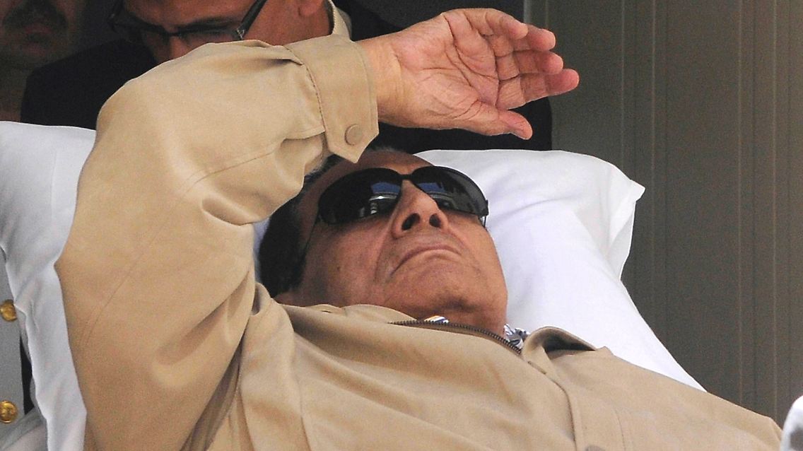 2012-06-02T122336Z_01_CAI101_RTRMDNP_3_EGYPT-MUBARAK-TRIAL.JPG1456824891367747.jpg