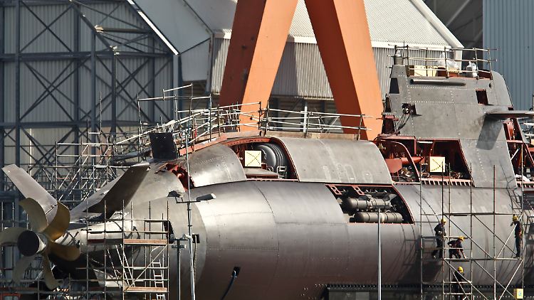 Ein im Bau befindliches U-Boot der Dolphin-Klasse in der Howaldtswerke-Deutsche Werft (HDW).