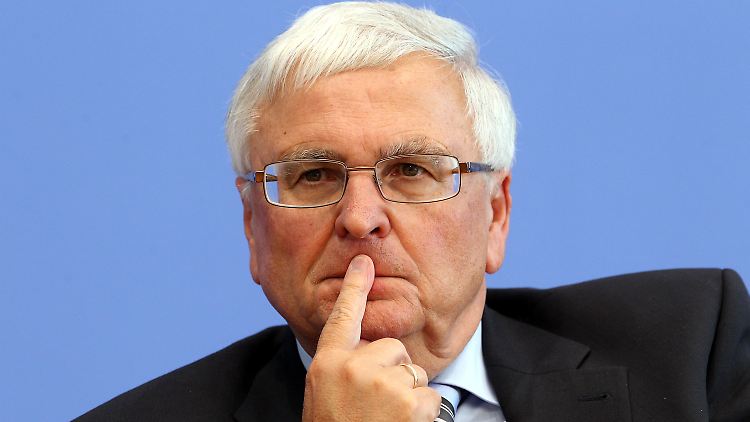 Ex-DFB-Präsident Theo Zwanziger ist nicht gut auf Uli Hoeneß zu sprechen.