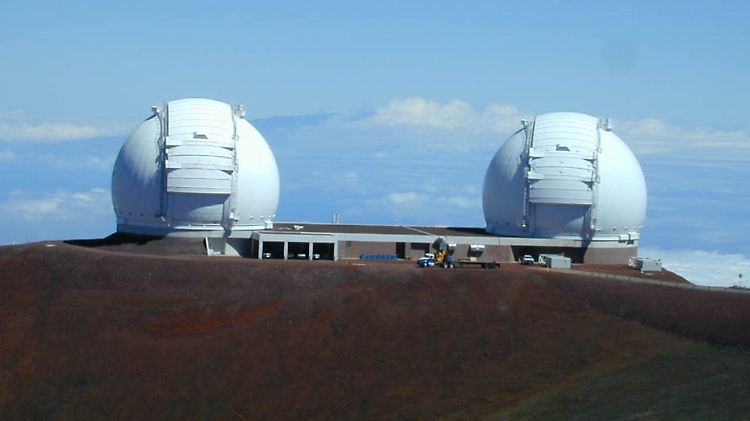 Die Forscher entdeckten die Galaxie mit diesen Teleskopen auf Hawaii.