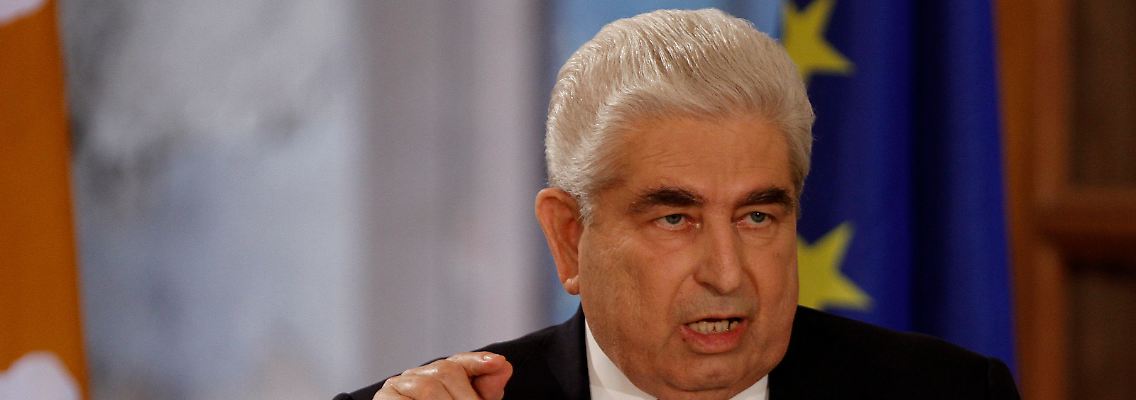 Dimitris Christofias hat große Sorgen. Sein Land ist eng mit Griechenland verbunden.