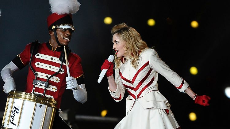 Funkenmariechen: Madonna während ihrer Show in Abu Dhabi am 3. Juni.