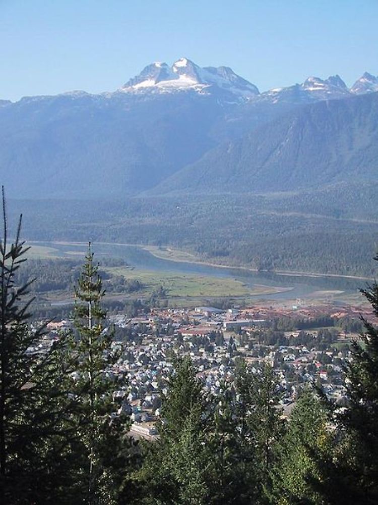 Blick auf Revelstoke vom Mount Revelstoke National Park.
