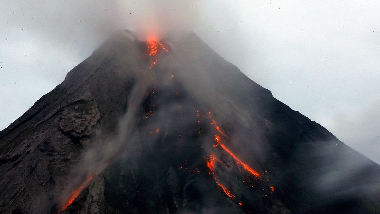 Der bisher verheerendste Ausbruch des Vulkans Mayon fand im Jahr 1816 statt. Damals kamen mehr als 1200 Menschen ums Leben.