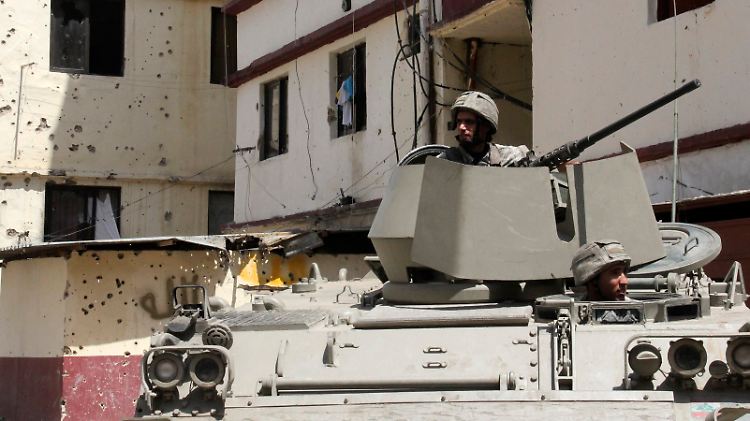 2012-06-04T143259Z_01_LBN08_RTRMDNP_3_LEBANON-SYRIA.JPG8320618907910437168.jpg