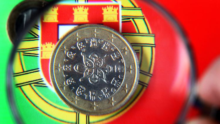 Sorgen um die Bankenkrise in Spanien haben den Euro wieder unter die Marke von 1,25 Dollar gedrückt.