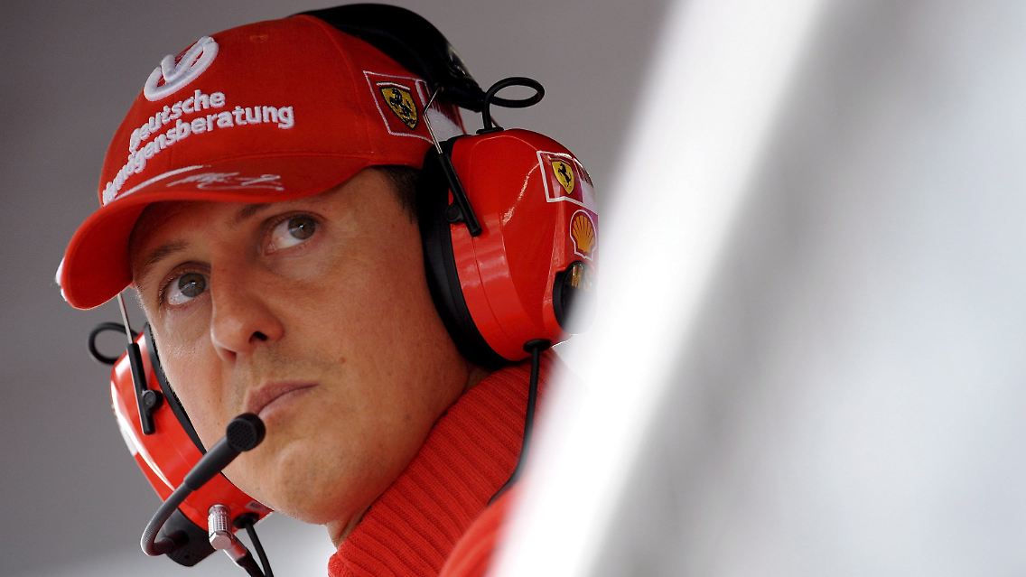 Fährt er - oder fährt er nicht? Michael Schumacher.
