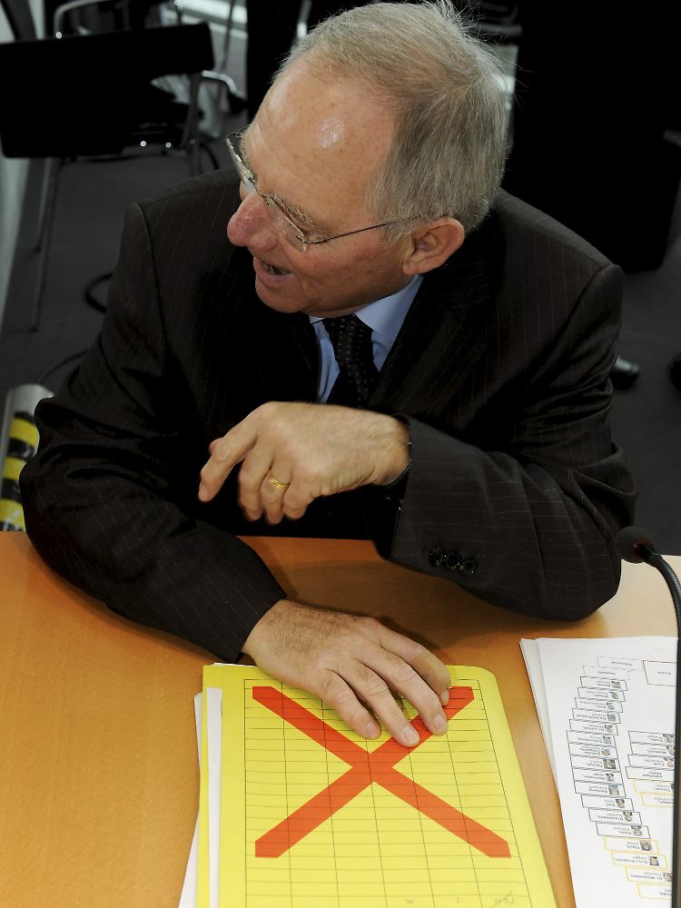 Die Sanierung des Schuldenberges soll laut Schäuble nicht mit herkömmlichen Instrumenten bewältigt werden. Wie dann, verrät er nicht.