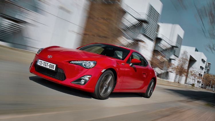 Wer den Toyota GT 86 nicht in rot will, der muss extra zahlen.