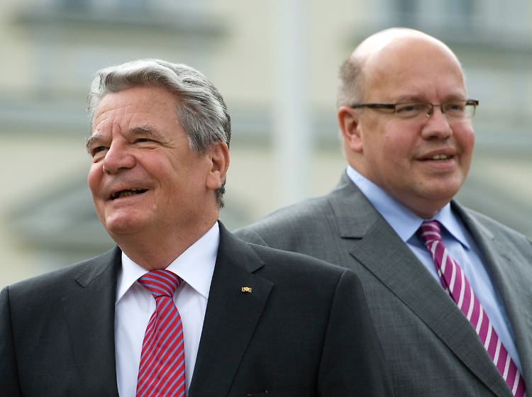 Der neue Umweltminister Altmeier soll die Energiewende voranbringen. Bundespräsident warnt dabei vor zu viel staatlicher Einflussnahme.