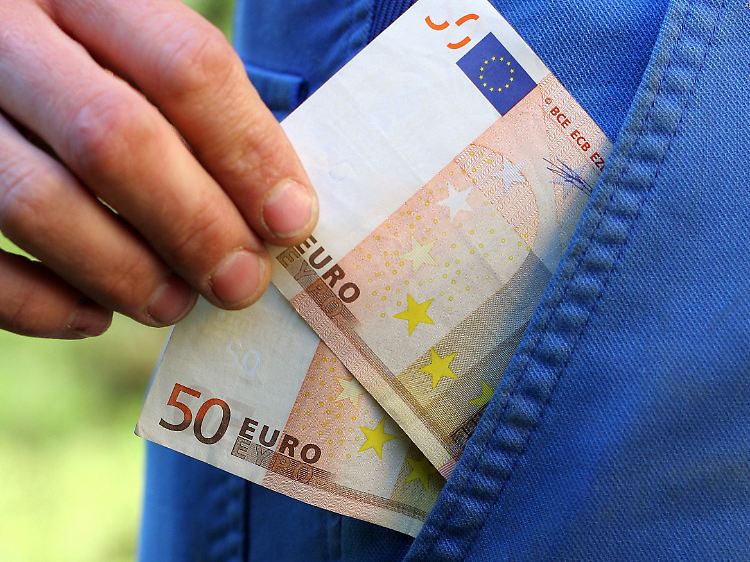 Der Stundensatz für Laienarbeiter liegt deutlich unter dem vom Fachmann.