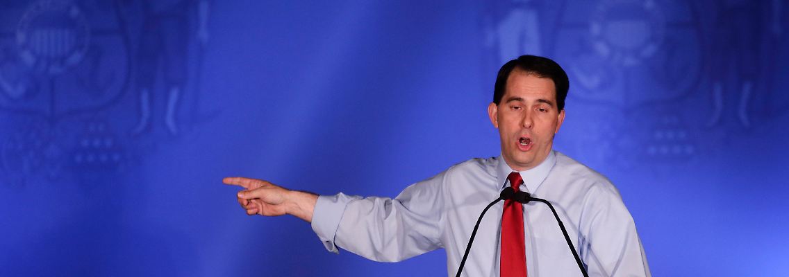 Scott Walker weist den Weg.