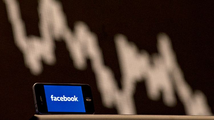 Die Nasdaq will Investoren für die Technik-Pannen beim Facebook-Börsengang offenbar entschädigen.
