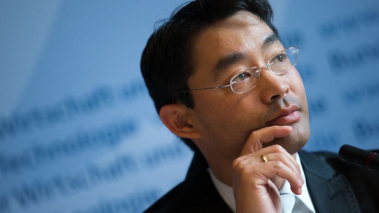 Wie weit ist der Panzerdeal zwischen der Bundesrepublik und den Saudis? Rösler will sich dazu nicht äußern.