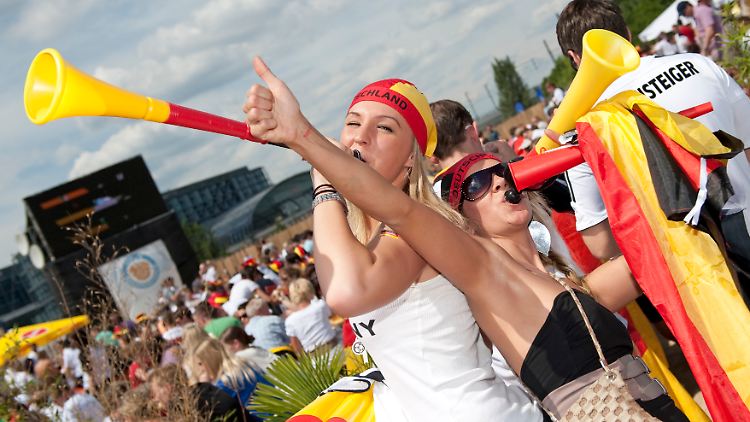 Statt zum Sieg tröten, kann man seine Mannschaft bei dieser WM zum Sieg löffeln.