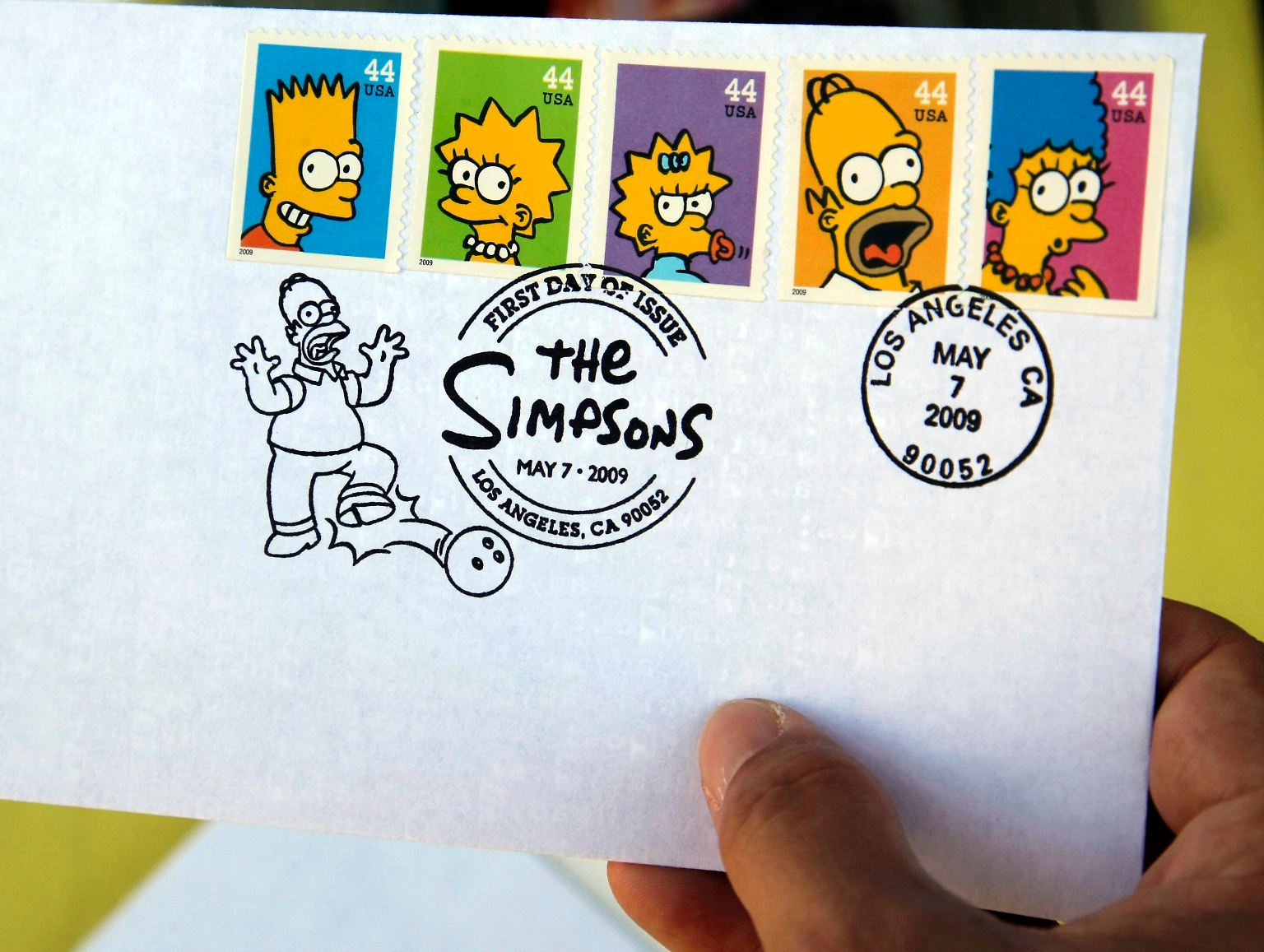Sie sind die erfolgreichste Zeichentrickfamilie der Welt. Seit 1989, seit 20 Jahren, laufen "Die Simpsons" als Fernsehserie in den USA. Und mittlerweile gibt es sie sogar als Briefmarken.