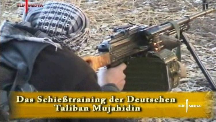 Ausschnitt aus einem Propaganda-Video, dass Deutsche beim Schießtraining zeigt.