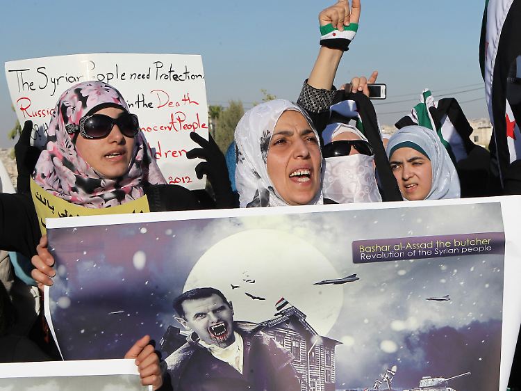 Regimegegner demonstrieren im jordanischen Amman gegen Präsident Assad.