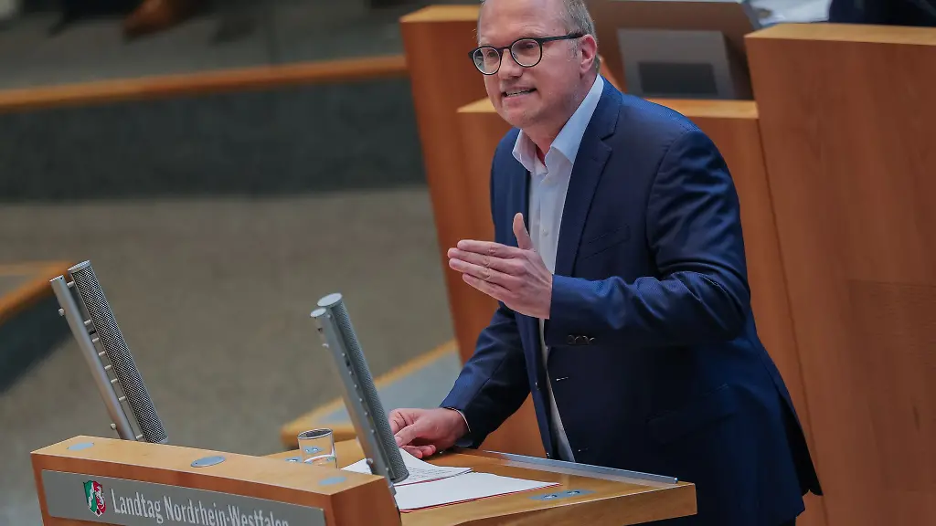 Der-SPD-Landtagsfraktionschef-Jochen-Ott-sieht-fuer-seine-Partei-gute-Chancen-bei-der-Kommunalwahl