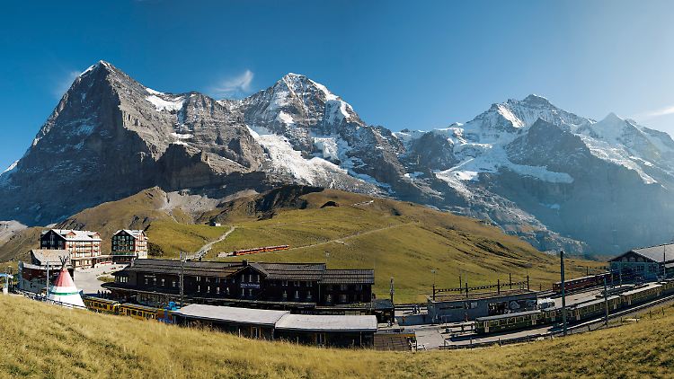 Abfahrt auf das Jungfraujoch: Am Bahnhof Kleine Scheidegg beginnt die Fahrt mit der Zahnradbahn.