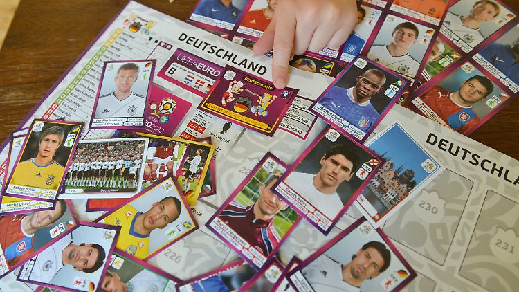 Panini will dieses Jahr allein in Deutschland 70 Millionen Tütchen Bilder verkaufen.