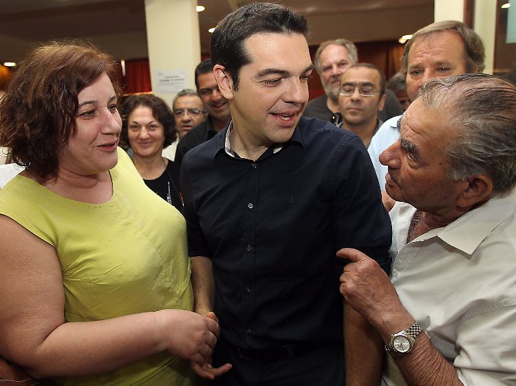 Tsipras beim Wahlkampf in einem Athener Vorort. Auch der Syriza-Chef hat keine Lösungen parat.