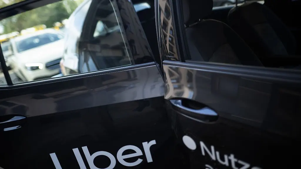 Genehmigungen-fuer-Fahrdienstvermittler-sollen-in-Frankfurt-kuenftig-digital-ueberprueft-werden