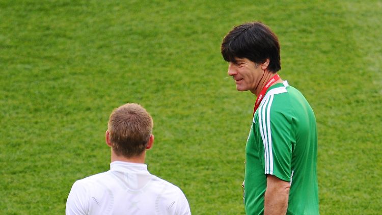 Hat sich anders entschieden: Bundestrainer Hoachim Löw (r.).