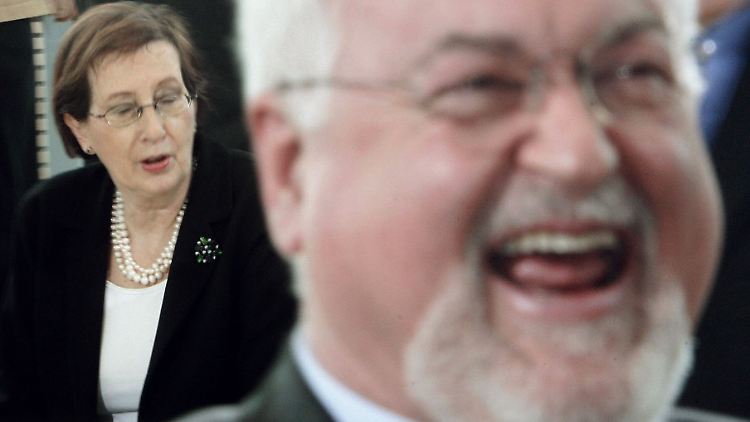 Heide-Mörder nennen sie den anonymen Abweichler, der Simonis 2005 die Stimme verweigerte. Deren CDU-Widersacher Carstensen zeigte damals Schadenfreude.