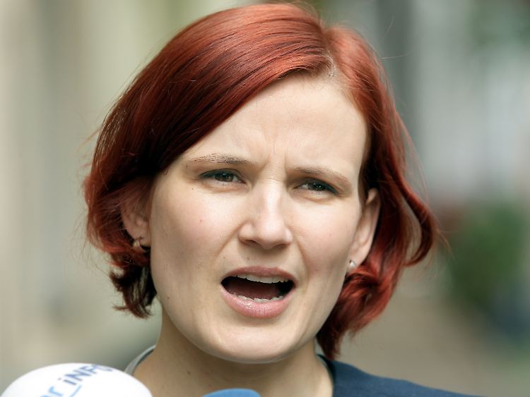 Kipping: "Das kann man nicht mal eben mit einem Verwaltungsakt bewilligen"