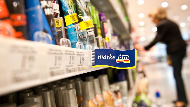 Der Traum treuer dm-Kunden wird wahr: Aus einer Schleckerfiliale wird ihre Lieblingsdrogerie.