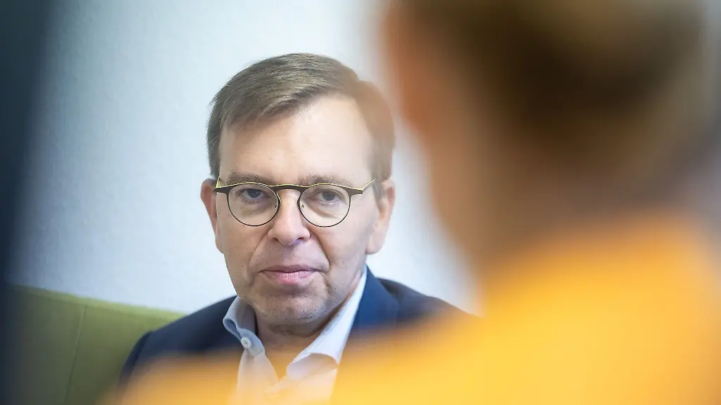 Die-Kreishaushalte-sind-in-einer-dramatischen-Schieflage-sagt-der-Geschaeftsfuehrende-Direktor-des-Landkreistages-Rheinland-Pfalz-Andreas-Goebel