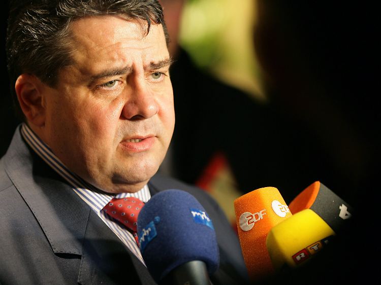 Gabriel meint, man müsse unbedingt an den ehrgeizigen Zielen festhalten.