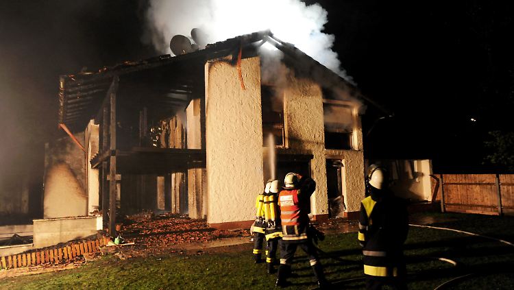 Im September 2011 brannte Brenos Villa lichterloh.