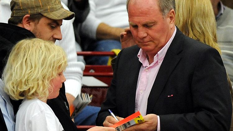 Setzte zu hohe Erwartungen in den jungen Brasilianer: Bayern-Präsident Uli Hoeneß.