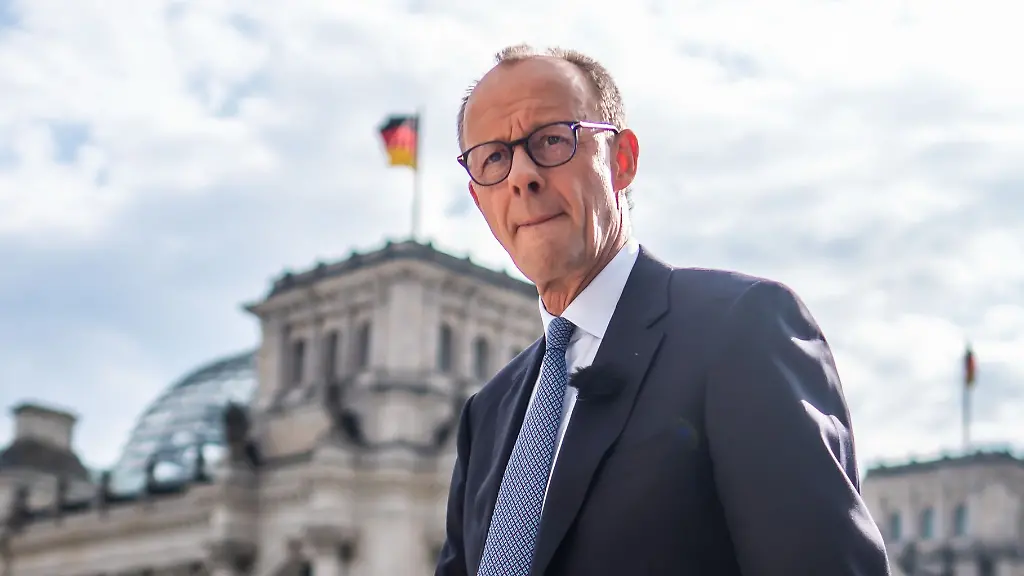 Bundeskanzler-Friedrich-Merz-sprach-zuletzt-im-Bundestag-von-Mut-und-Zuversicht-Wir-haben-viel-angepackt-wir-haben-einiges-erreicht-aber-es-bleibt-noch-sehr-viel-zu-tun