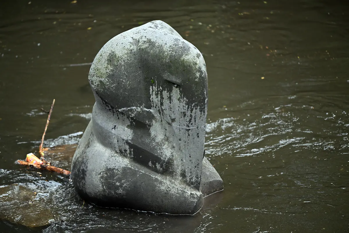 6b2728c273e4bac9576306e41d4438ff