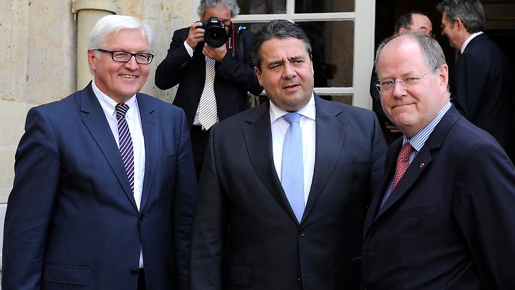 Staatsmänner Steinmeier, Gabriel, Steinbrück: Sie verzichteten sogar auf das Deutschland-Spiel.