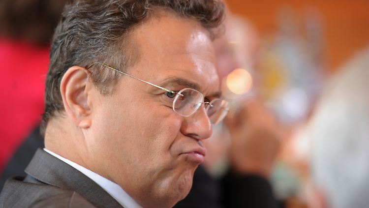 Lässt seinen Worten Taten folgen: Innenminister Friedrich.
