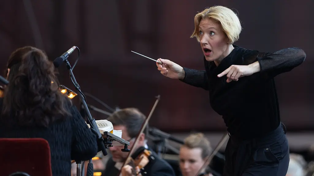 Joana-Mallwitz-leitet-das-Konzerthausorchester