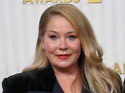 Christina Applegate hat keine MS: Auch diese Stars erhielten Fehldiagnosen