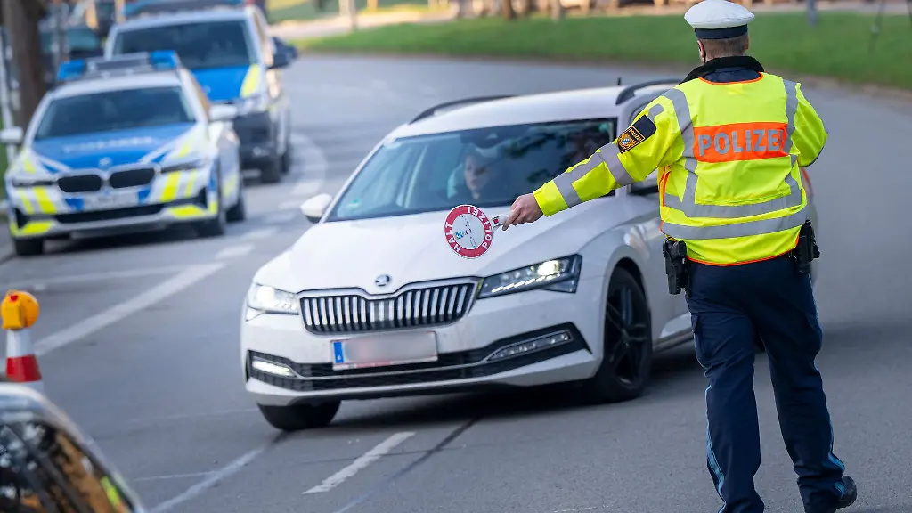 Geschwindigkeitsverstoesse-machten-2024-mehr-als-82-Prozent-aller-Verstoesse-im-fliessenden-Verkehr-aus