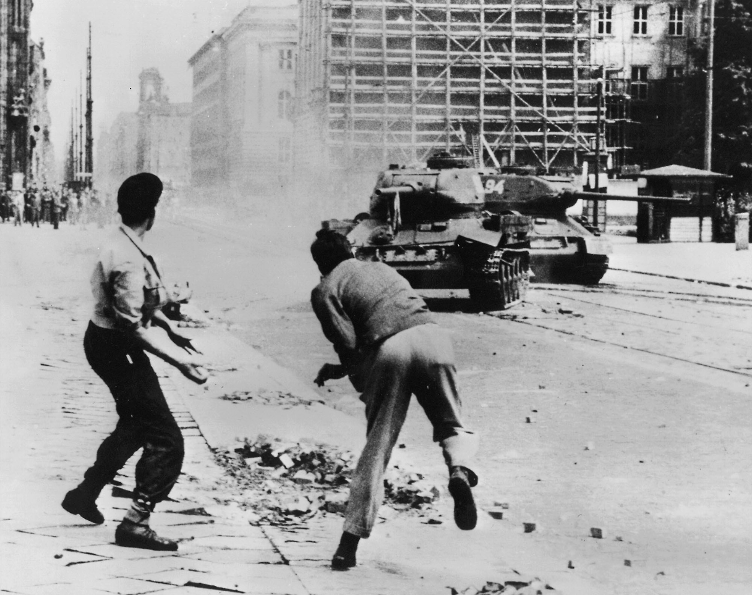 Das wohl bekannteste Bild des Arbeiteraufstands vom 17. Juni 1953 in der DDR.