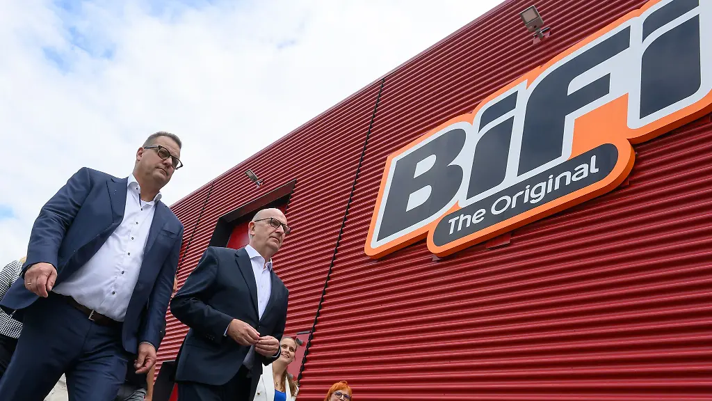 Die-bekannten-Mini-Salamis-Bifis-werden-nun-auch-in-der-Lausitz-hergestellt