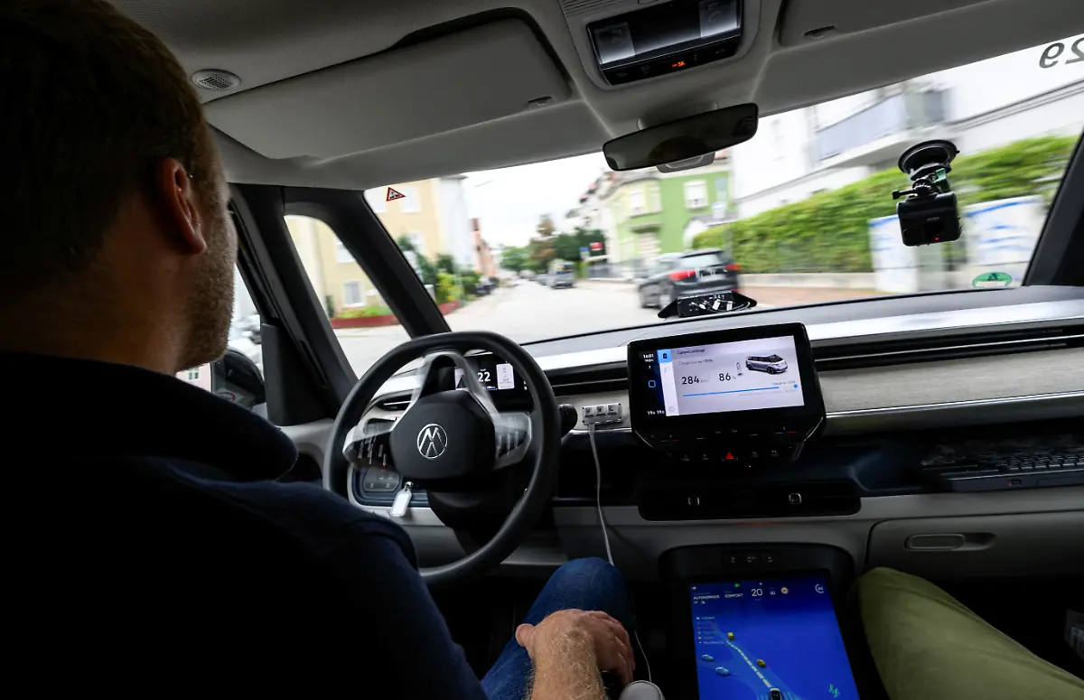 2023-07-13T110534Z-1739618598-RC2822ACRJ5G-RTRMADP-3-AUTONOMOUS-DRIVING-VOLKSWAGEN