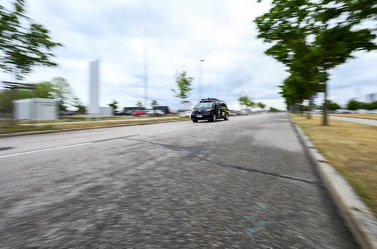 2023-07-13T111020Z-1500292354-RC2922AZEOKJ-RTRMADP-3-AUTONOMOUS-DRIVING-VOLKSWAGEN