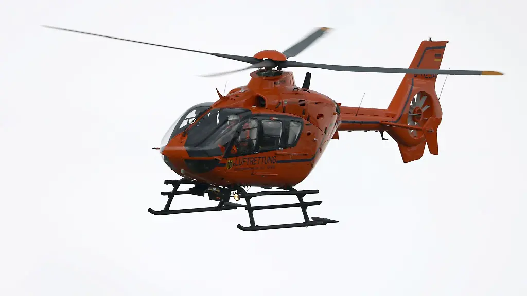 Der-20-Jaehrige-kam-mit-einem-Rettungshubschrauber-in-eine-Spezialklinik