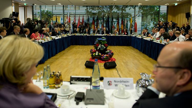Die Ministerpräsidenten trafen sich in Berlin um über den Fiskalpakt zu verhandeln.