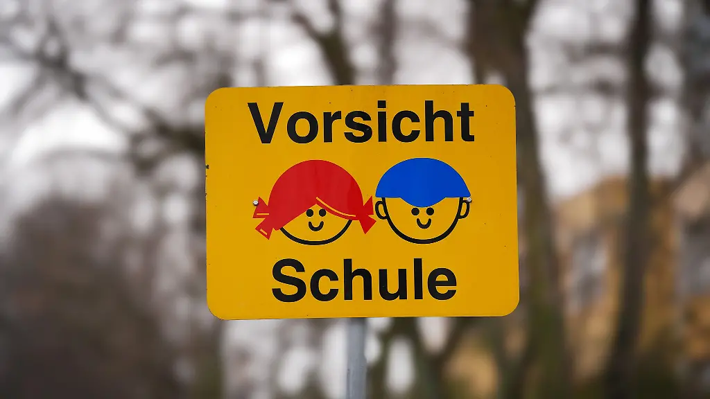Der-Wechsel-in-die-7-Klasse-ist-fuer-Schulkinder-mit-vielen-Veraenderungen-verbunden